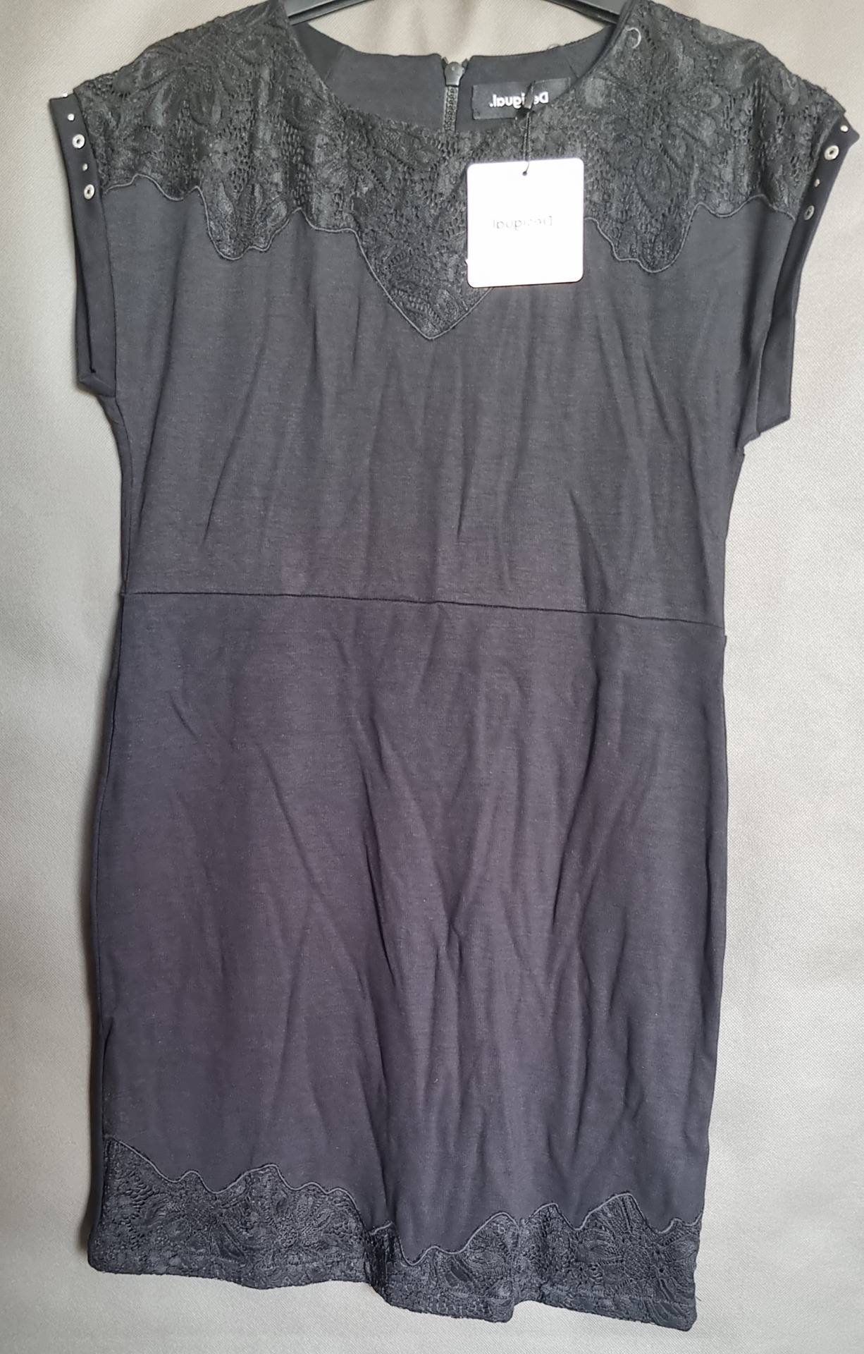 Desigual 8 kg - obrazek 17