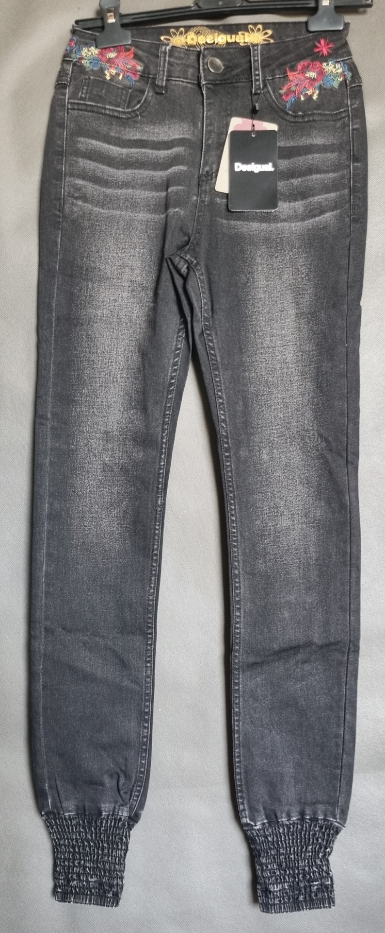Desigual 8 kg - obrazek 15