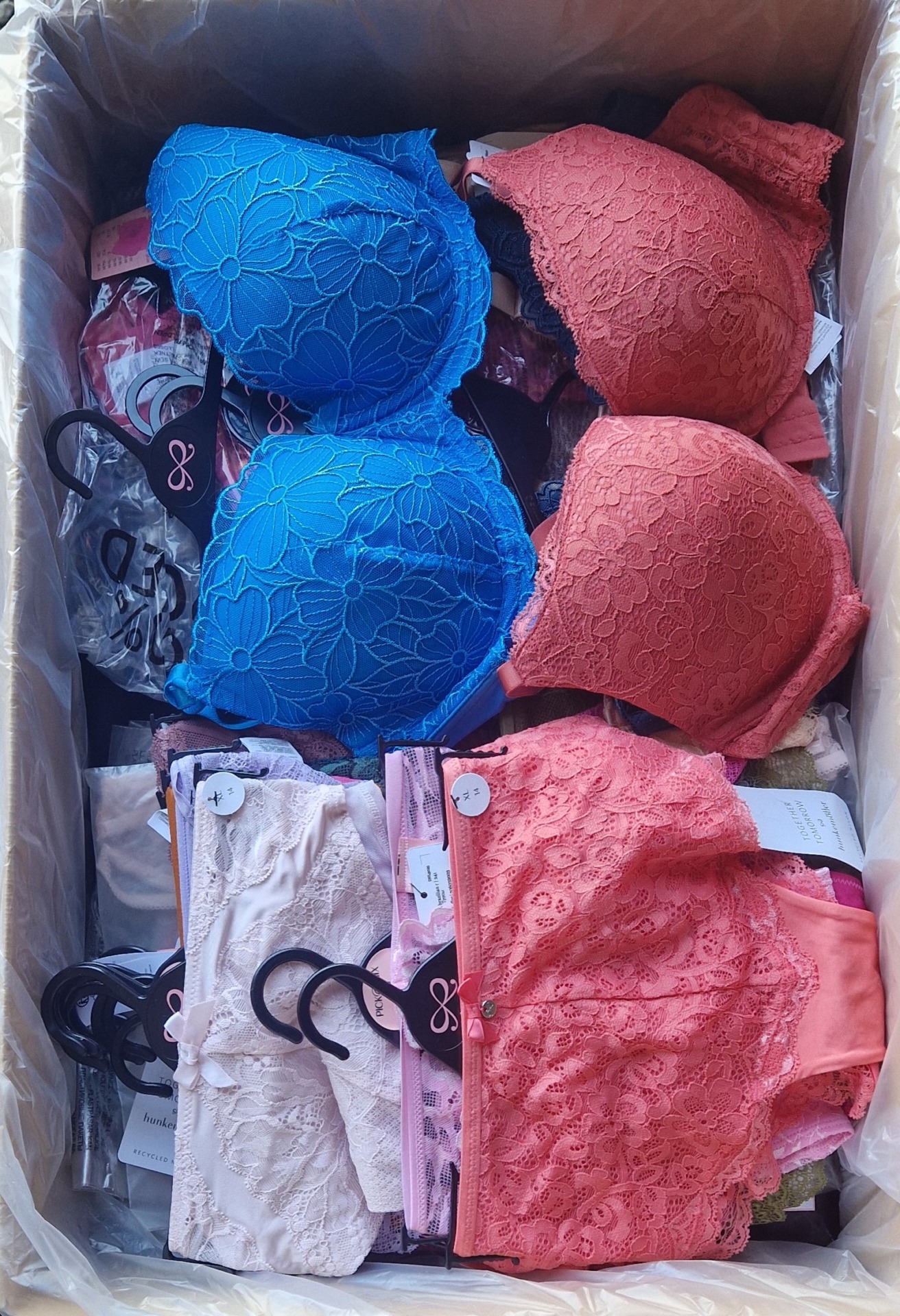 Nowa dostawa bielizny Hunkemöller – pakiety hurtowe 15 kg - obrazek 2